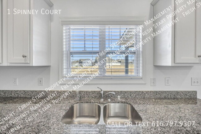 Building Photo - 1 Spinney Ct