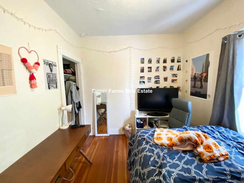 Building Photo - 34 Darling St