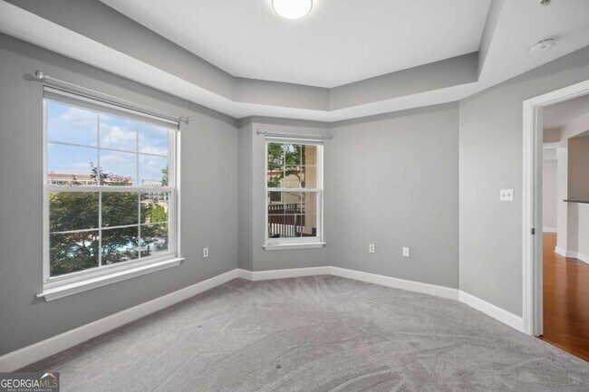 Building Photo - 230 E Ponce de Leon Ave