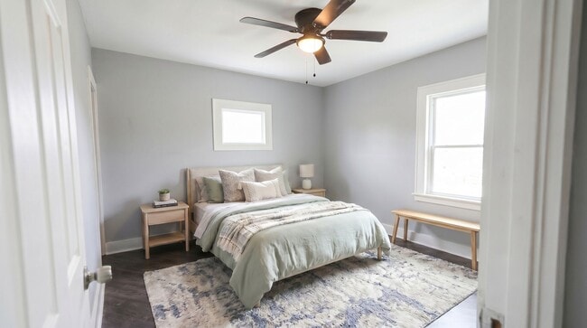 Building Photo - Large 4 bedroom 1.5 bathroom- EDEN and CMHA Section 8 Welcomed.