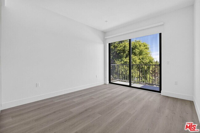 Building Photo - 1808 Lincoln Blvd