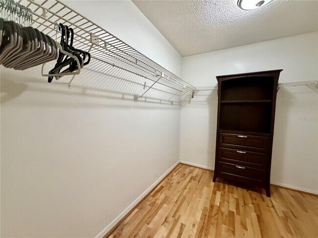 Building Photo - 5454 Saddlebrook Way