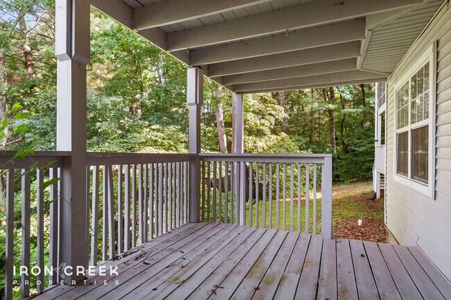 Building Photo - 8 Briar Knoll Ct
