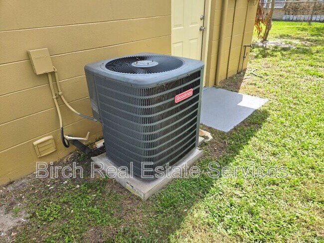 Building Photo - 3101 Matchlock Dr