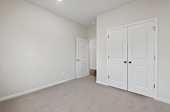 Building Photo - 4 Bedroom Ranch in Creedmoor!