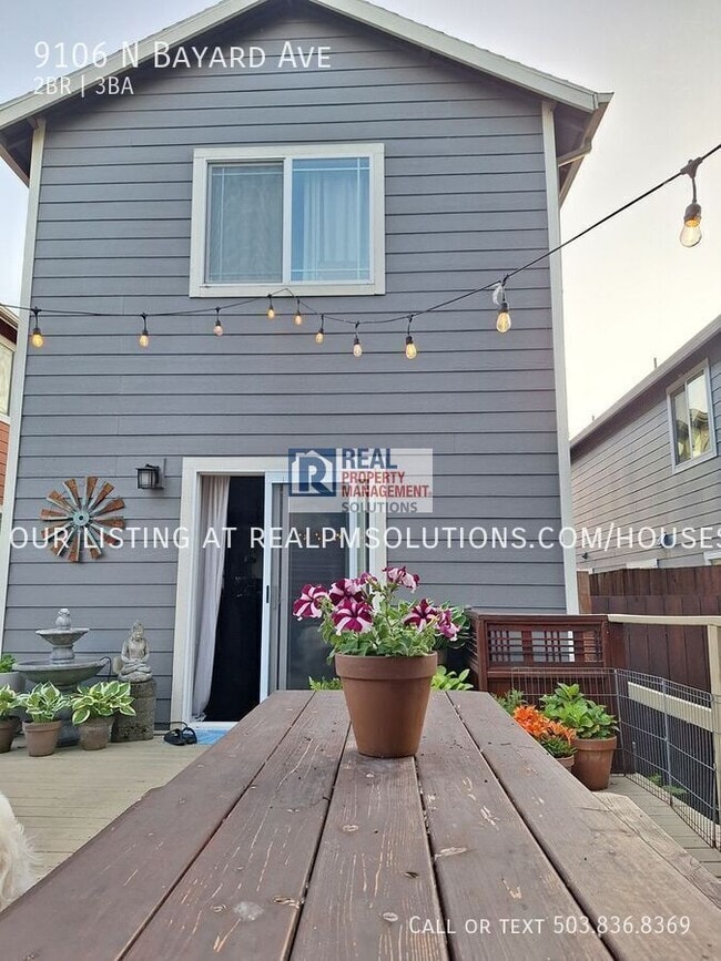 Building Photo - 9106 N Bayard Ave