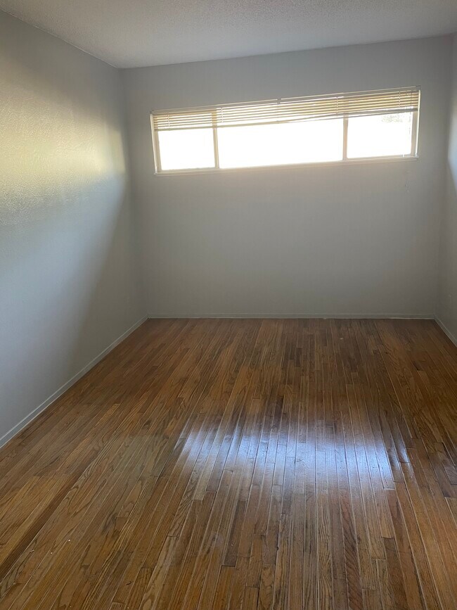 Building Photo - 7179 Palm Ave