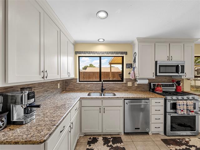 Building Photo - 2609 Fountainview Dr
