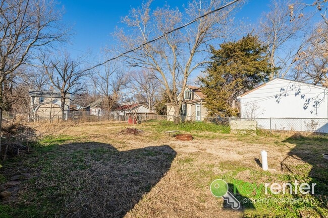 Building Photo - N Jefferson Duplex