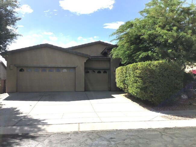 Building Photo - 5 Bdrm, 3 Full bath, clean nice home in Oro Valley-La Canada & Naranja
