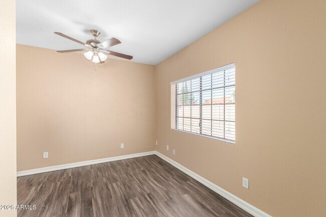 Building Photo - 6121 E Saddleback St