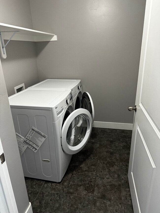 Laundry Room - 103 E 700 N