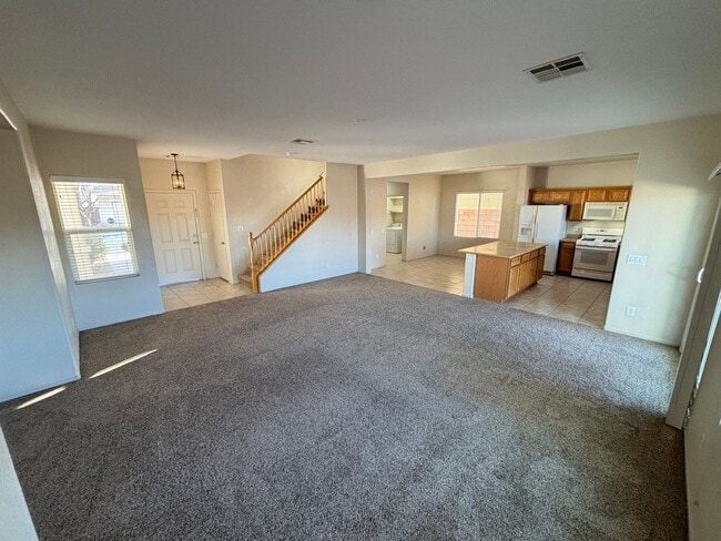 Building Photo - Gorgeous 3bed / 2.5bath home in the Silverstone Ranch community!