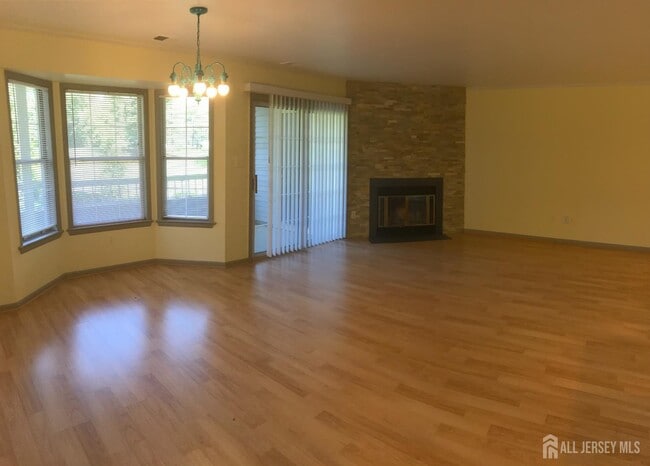 Building Photo - 202 Salem Ct