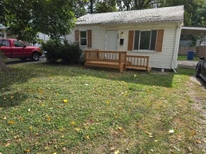 Building Photo - 2 Bedroom 1 Bath Home $800.00
