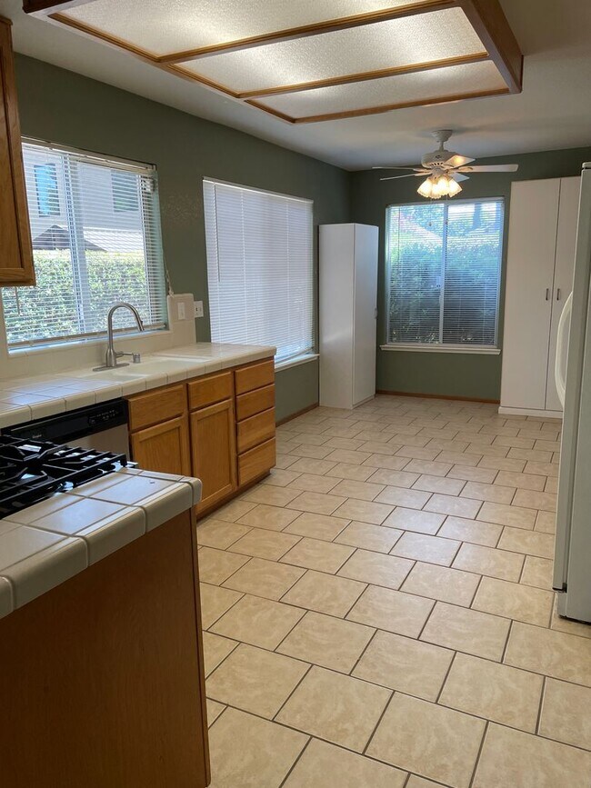 Building Photo - 16682 San Benito Dr