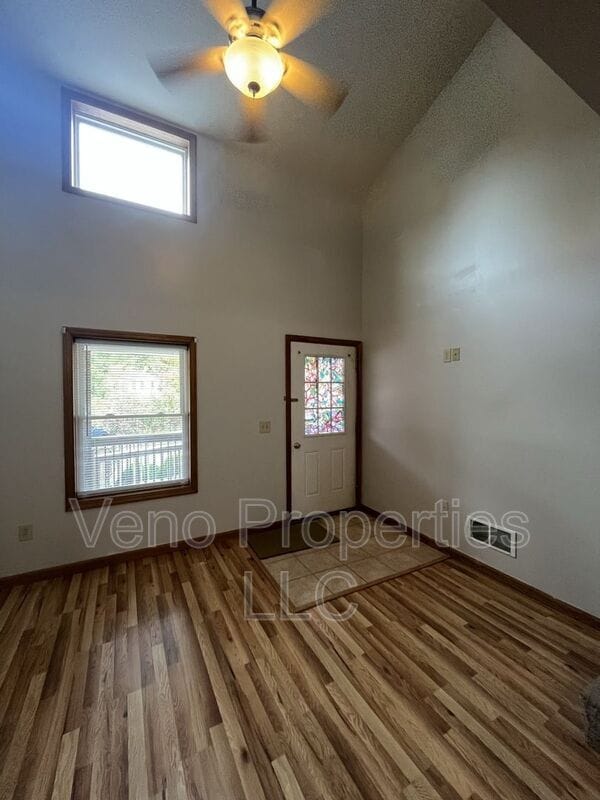 Building Photo - 12 Gas Plant Rd