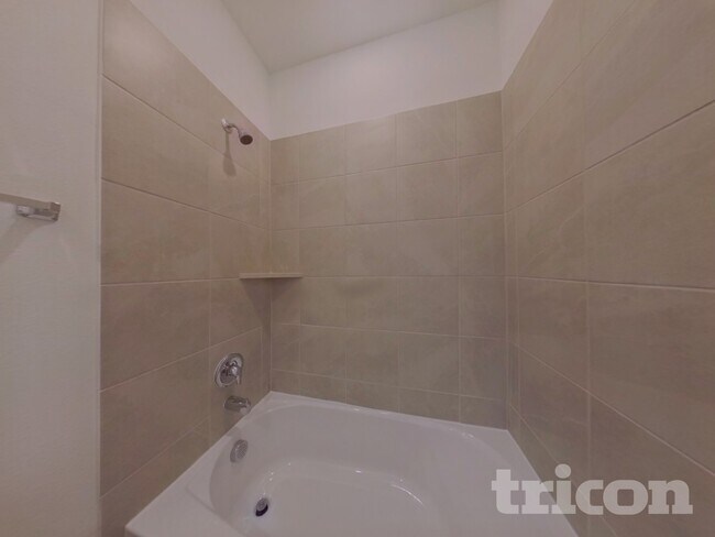 Building Photo - 509 Macdonald Wy