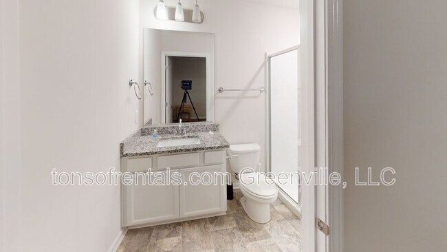 Building Photo - 312 Highline Trl