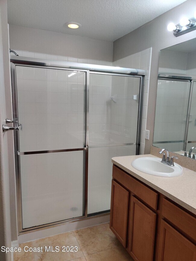 Building Photo - 2910 Rodrick Cir