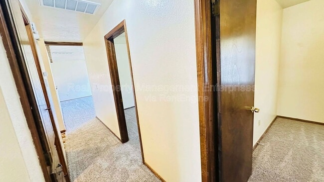 Building Photo - 4816 S Fairmont Ave