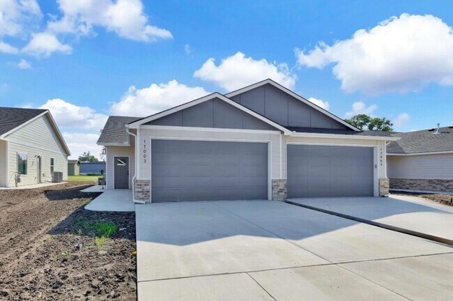 Building Photo - 17003 W Kashmir St