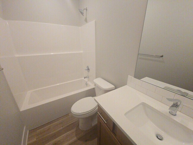 Building Photo - Modern 3-Bedroom Single-Family Home for Re...