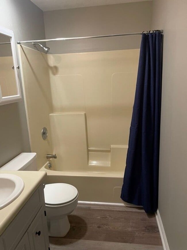 Building Photo - Available NOW – Renovated 3 Bedroom, 2 Bat...