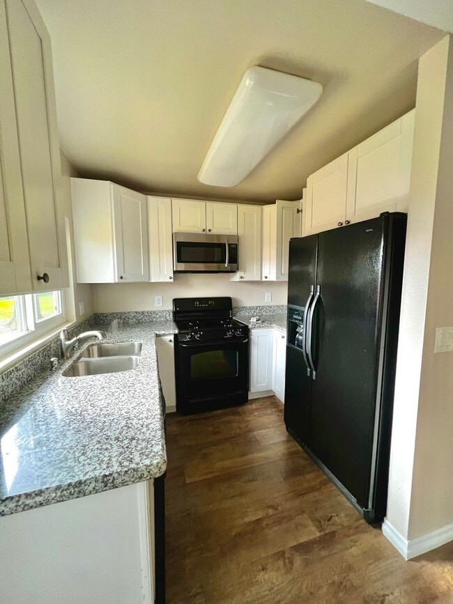 Building Photo - 10713 Lisa Meadows Dr