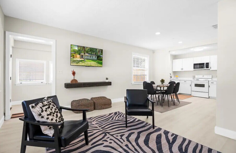 Open concept feels bigger than it is. - 3512 Plum St