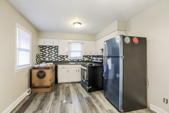 Building Photo - 1308 SE Knights Bridge