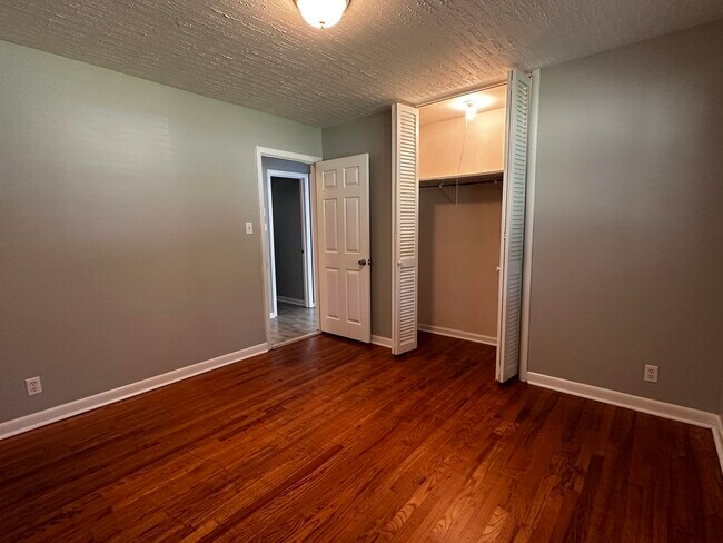 Building Photo - 2139 Kingsley Ct