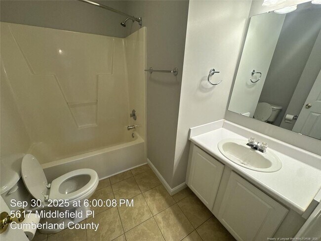 Building Photo - 5617 Middlefield Pl