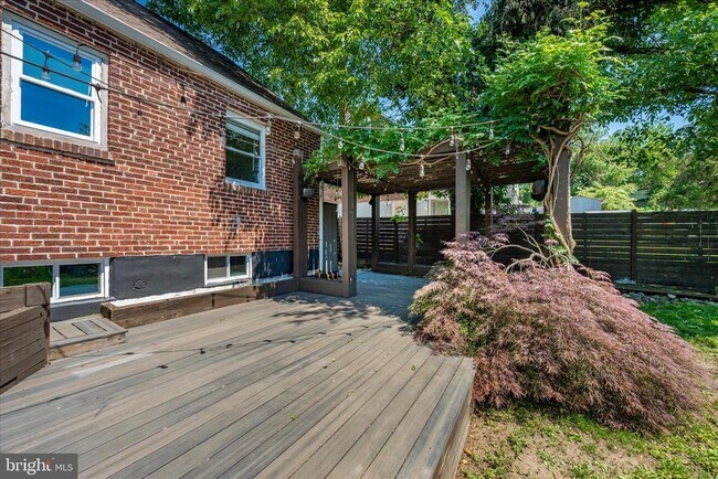Building Photo - 801 Cox Ave
