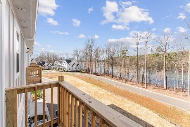 Building Photo - Brand New Lake Front Davidson Townhome