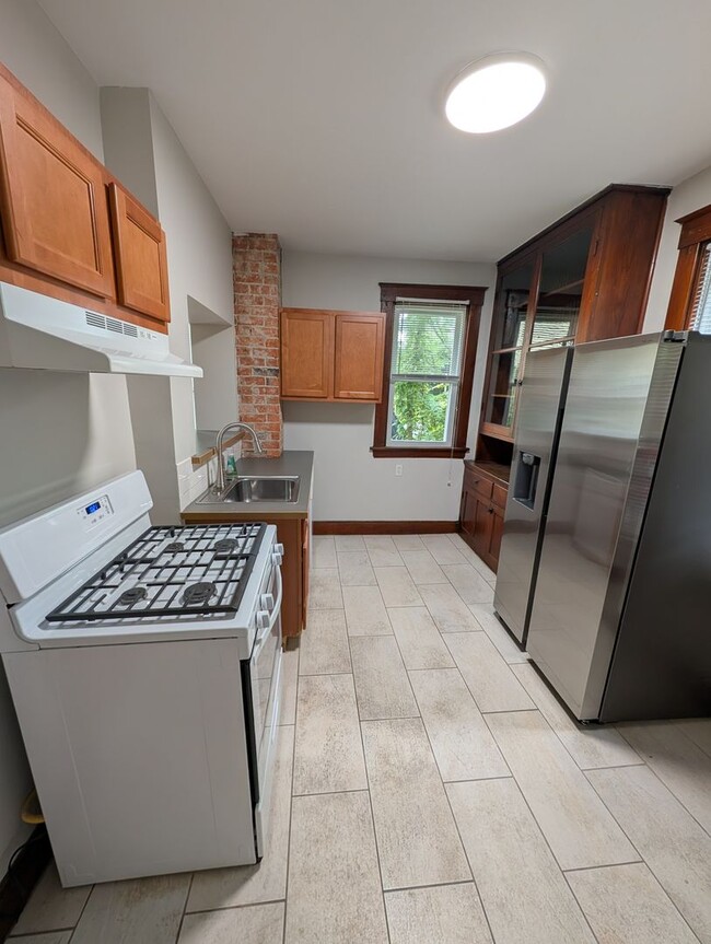 Building Photo - 3111 Linwood Ave
