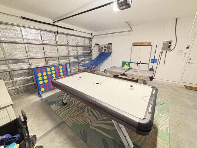 Building Photo - 1330 28th Ave