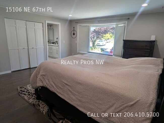 Building Photo - 15106 NE 67th Pl