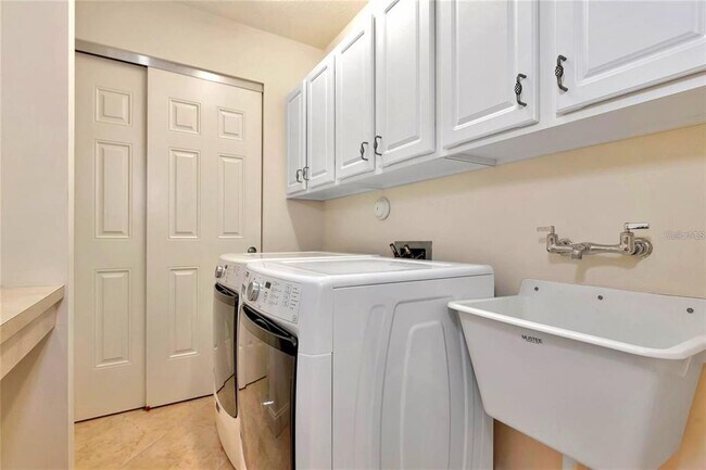 Building Photo - 7702 Lake Vista Ct