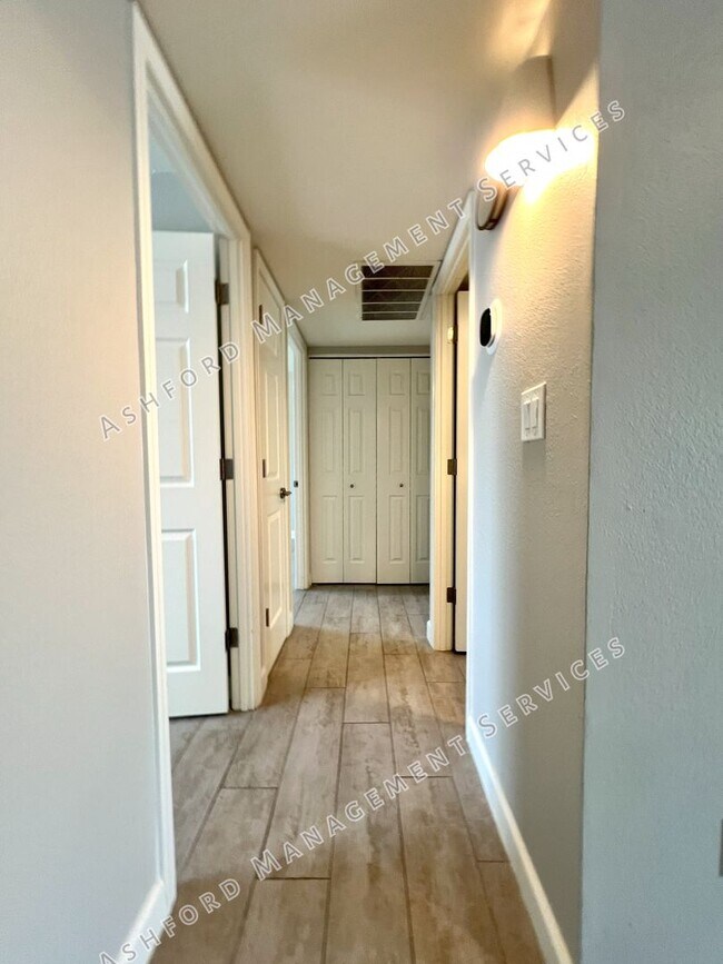 Building Photo - REMODELED 3 BEDROOM 2 BATH GEM WITH DETACH...