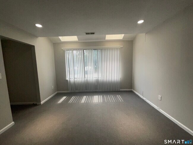 Building Photo - 471 Whalley Ave