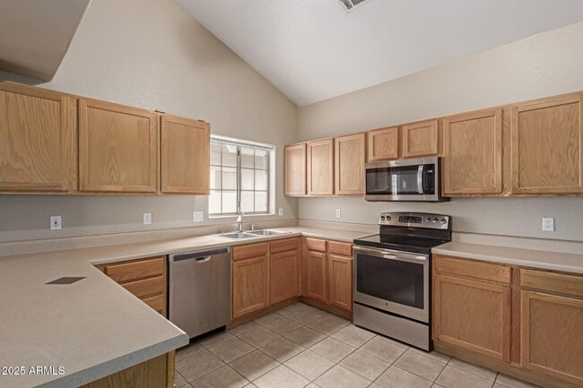Building Photo - 2801 N Litchfield Rd
