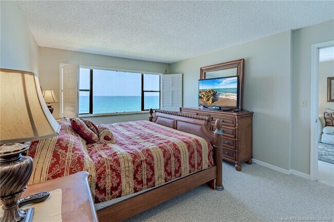 Building Photo - 9490 S Ocean Dr