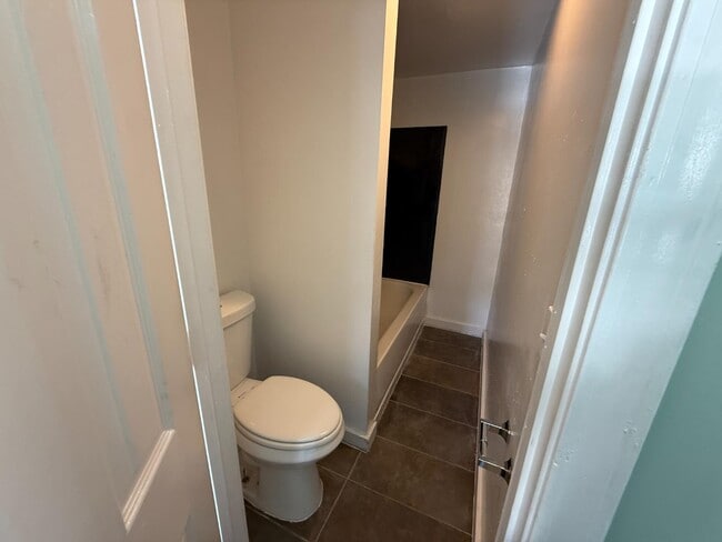 Building Photo - 750 Escambia St