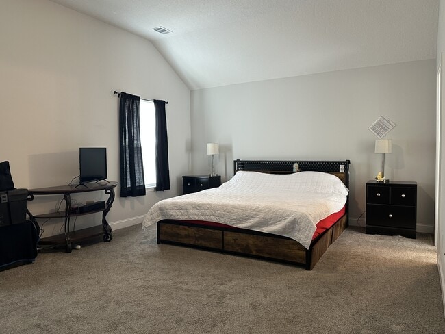 Building Photo - 345 Mcclelland Lp NE