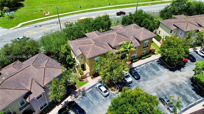 Building Photo - 2851 Prospect Rd