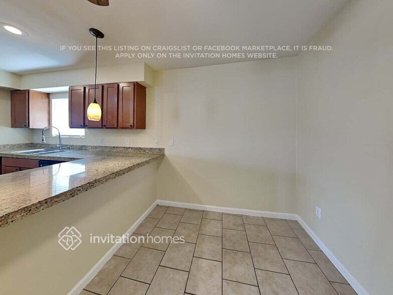 Building Photo - 2911 W Laurel Ln
