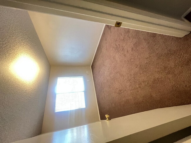 Building Photo - 6008 W Townley Ave