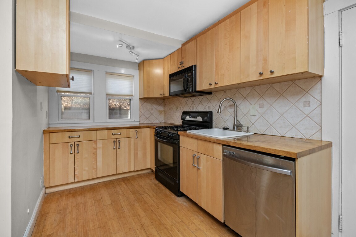 Building Photo - 41 Whittemore Rd