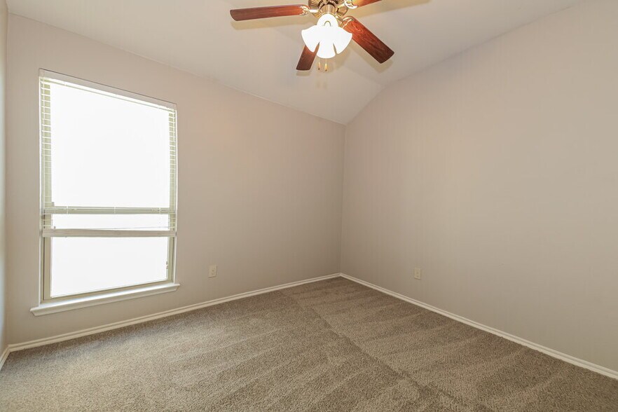 Building Photo - 8905 Tenderfoot Ln